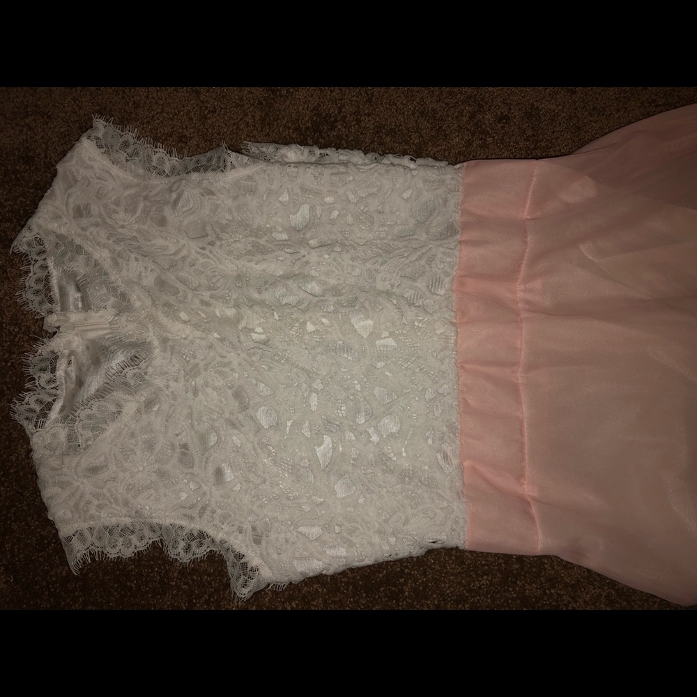 Maxi lace dress never worn